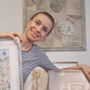 Nadia E. - Freelance Illustrator