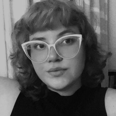 Dajana A. - Freelance Graphic Designer