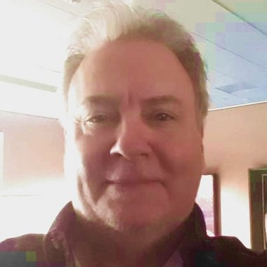 Richard L. - Freelance Graphic Designer