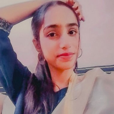 Ayesha S. - Freelance Singer