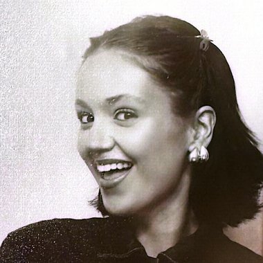 Chloë S. - Freelance Social Media Manager