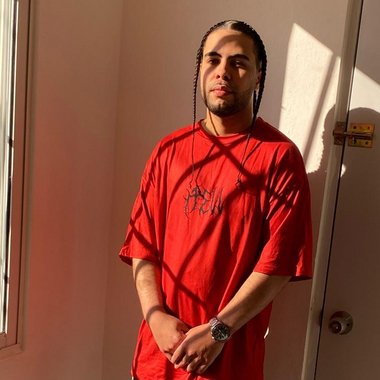 Carlos P. - Freelance Graphic Designer