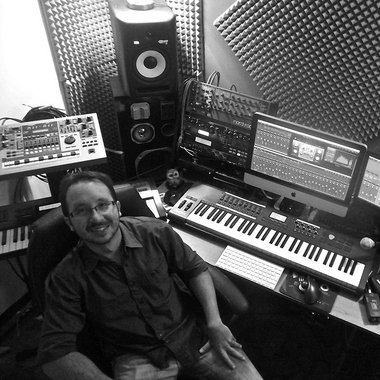 Luis C. - Freelance Music Producer