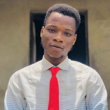 Kutelu M. - Freelance Graphic Designer