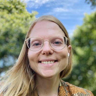 Elise V. - Freelance Voiceover Artist