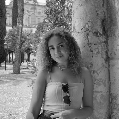 Daniela R. - Freelance Designer
