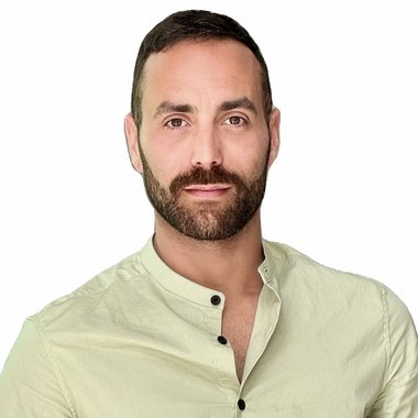Sydney T. - Freelance Brand Designer
