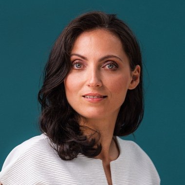 NiyaRaeside - Freelance Graphic Designer