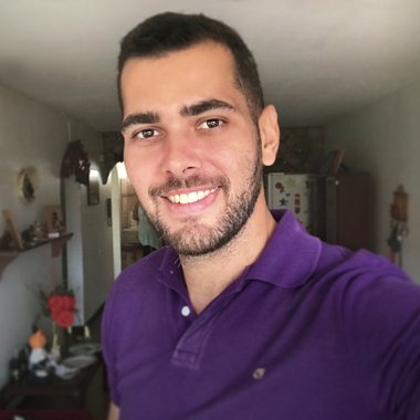 Vincenzo - Freelance Logo Designer