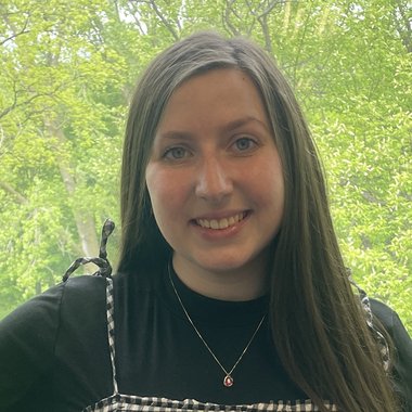Claire S. - Freelance Graphic Designer