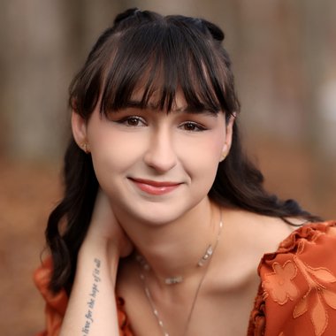 Olivia L. - Freelance Assistant Editor