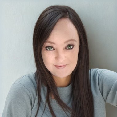 Yolandi E. - Freelance Digital Marketer