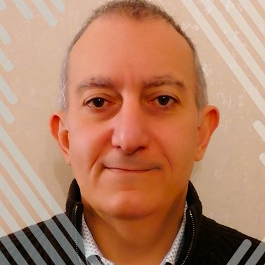 Claudio V. - Freelance Designer