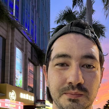 Nikita L. - Freelance Designer