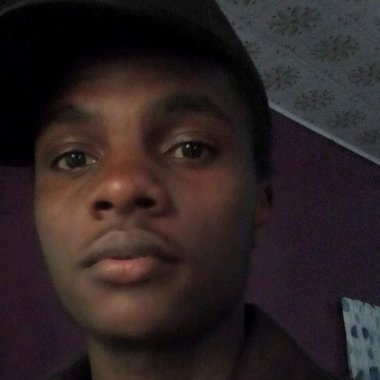 Simon M. - Freelance Presentation Designer