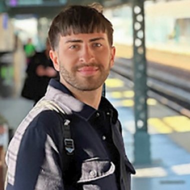 Francisco S. - Freelance Graphic Designer