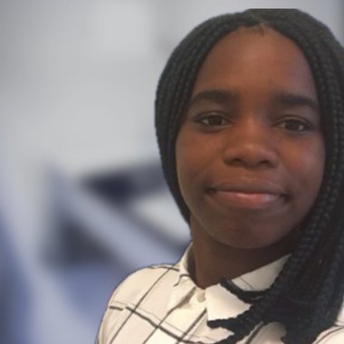 Ashley D. - Freelance Pitch Deck Designer