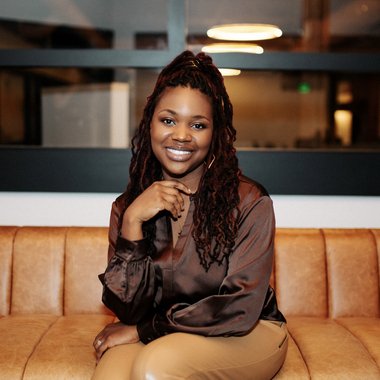 Yolanda G. - Freelance Designer