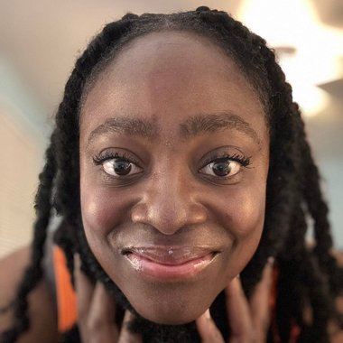 Lore M. - Freelance Vocalist