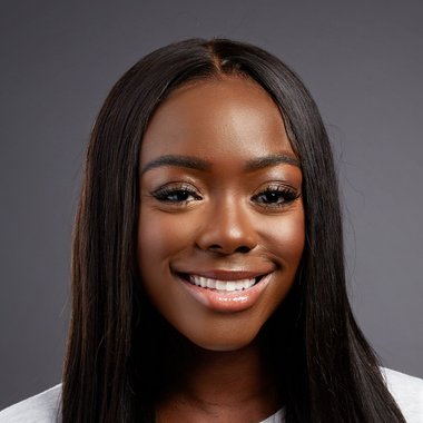 Annabel B. - Freelance Video Editor