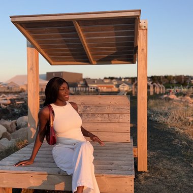 Naomi E. - Freelance Growth Marketer