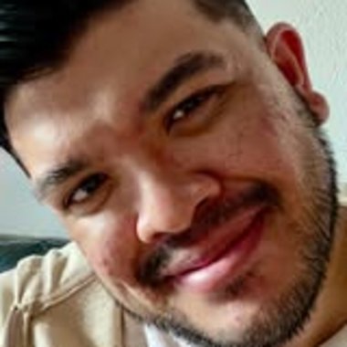 Laurenzo O. - Freelance Podcast Producer