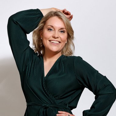 Ada S. - Freelance Presenter