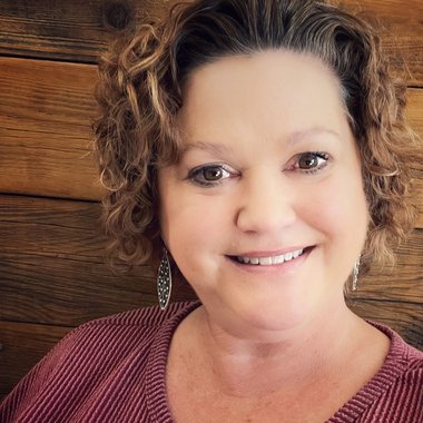 Cassie W. - Freelance Graphic Designer