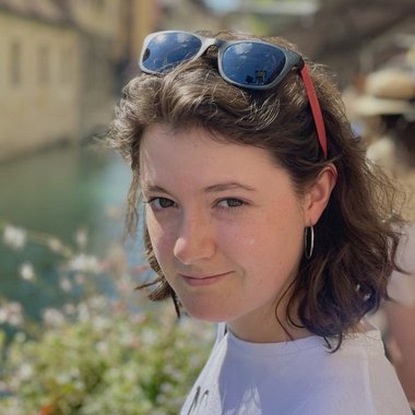Eliza W. - Freelance Film Producer