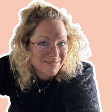 Laurène M. - Freelance Social Media Manager