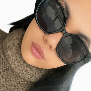 Mia B. - Freelance Social Media Freelancer