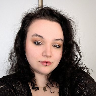 GLORIJA K. - Freelance Ui Designer