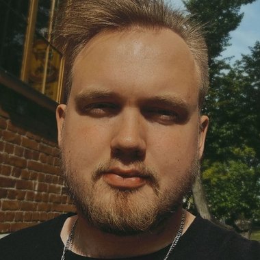 Rics - Freelance Graphic Designer