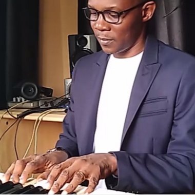 seyifunmine20212964 - Freelance Vocalist