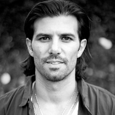 STEVEN T. - Freelance Creative Director