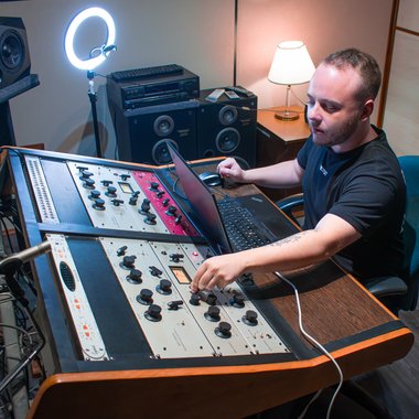 Mixbytremo - Freelance Mastering Engineer