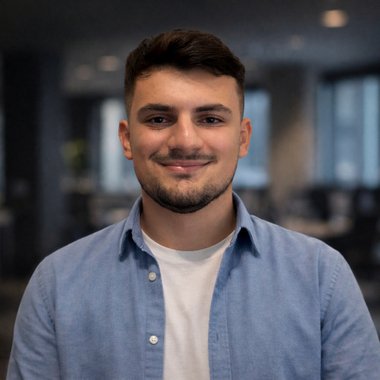Elton V. - Freelance Social Media Freelancer