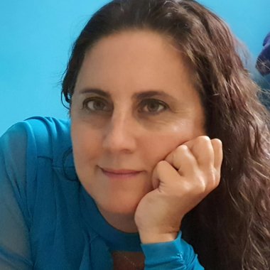 Melanie H. - Freelance Assistant Editor