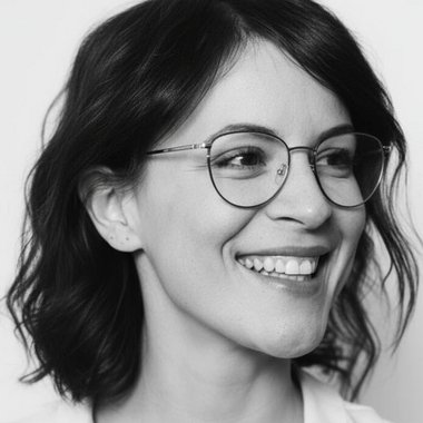 Barbara R. - Freelance Voiceover Artist