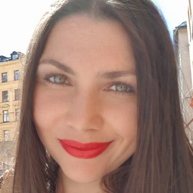 Julia S. - Freelance Ui Designer