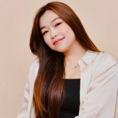 Eunice M. - Freelance Brand Designer