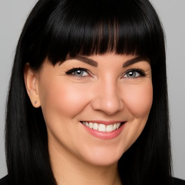 Trudy G. - Freelance Artworker