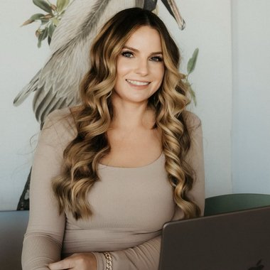 Samantha H. - Freelance Graphic Designer