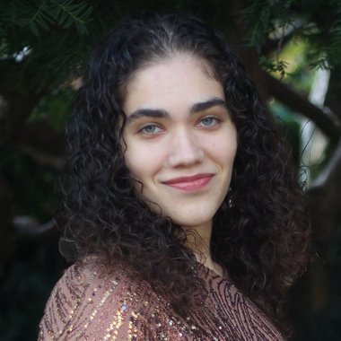 Ester S. - Freelance Brand Designer