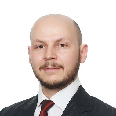 Roman G. - Freelance Graphic Designer
