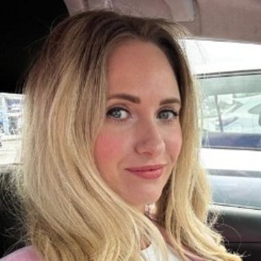 Barbara M. - Freelance Content Creator