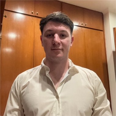 Julian G. - Freelance Graphic Designer