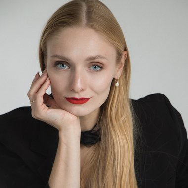 Maryna V. - Freelance Brand Designer
