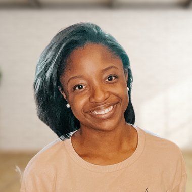 Carmen G. - Freelance Social Media Manager