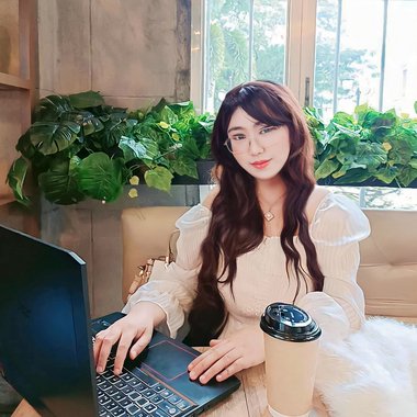 Claudine M. - Freelance Database Developer